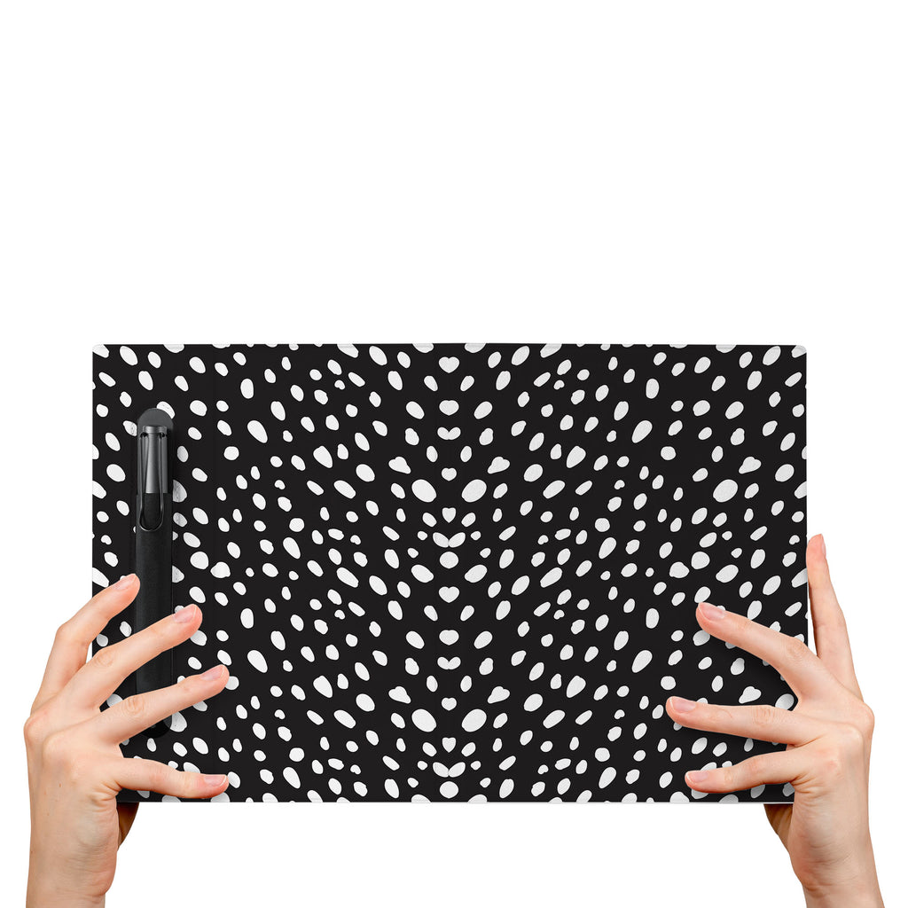 The VistaCase reMarkable Folio with Polka Dot design is crafted from premium materials and exclusively tailored to fit your reMarkable 2,