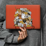 Form-fitting hardshell with Cute Cats design keeps scuffs and scratches at bay